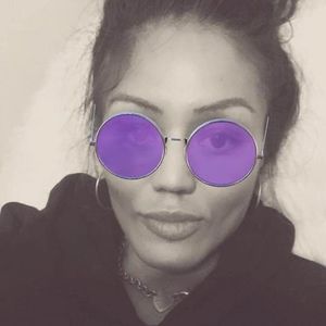 Meet your Posher, Raina a.